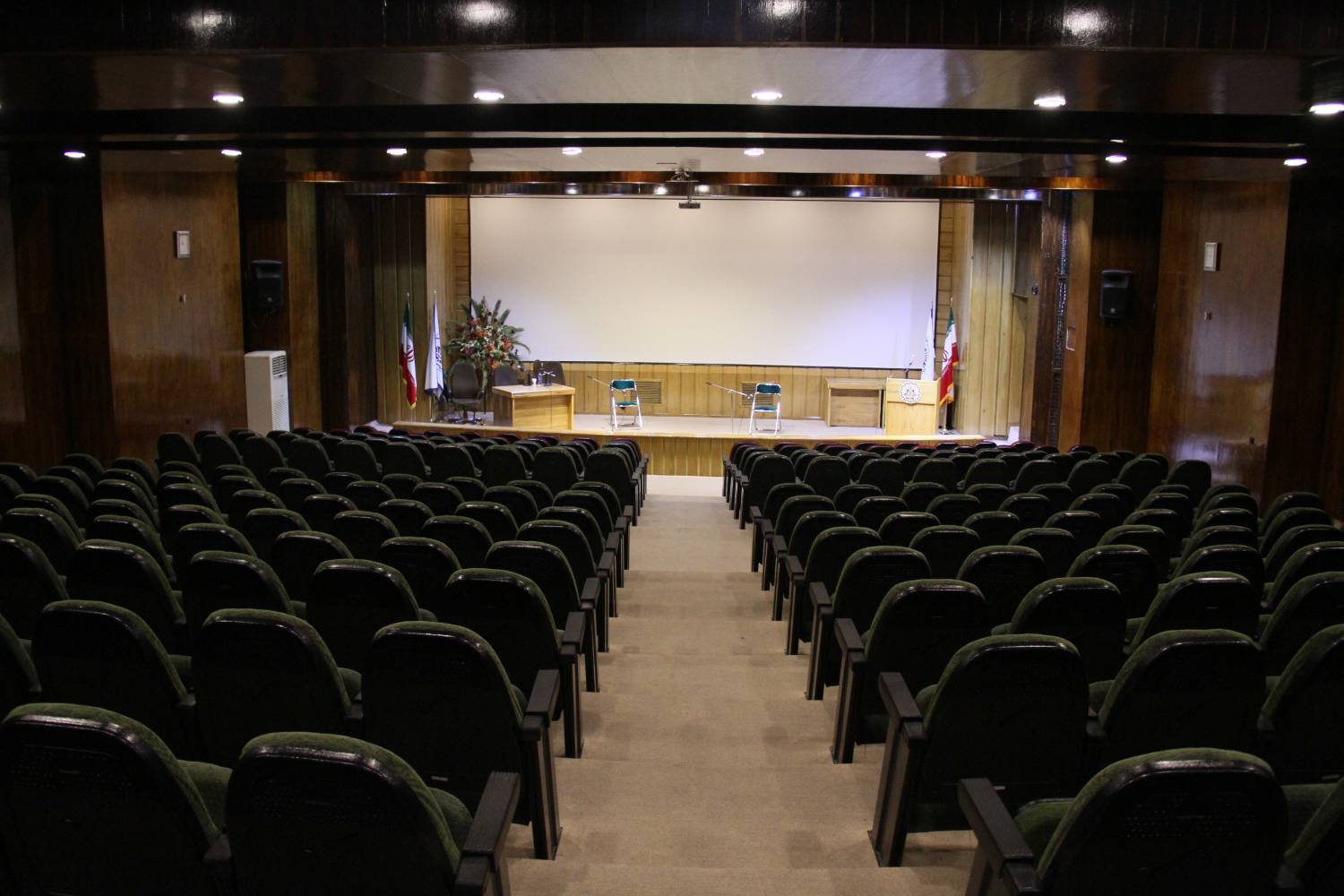 سالن جابر دانشگاه صنعتی شریف