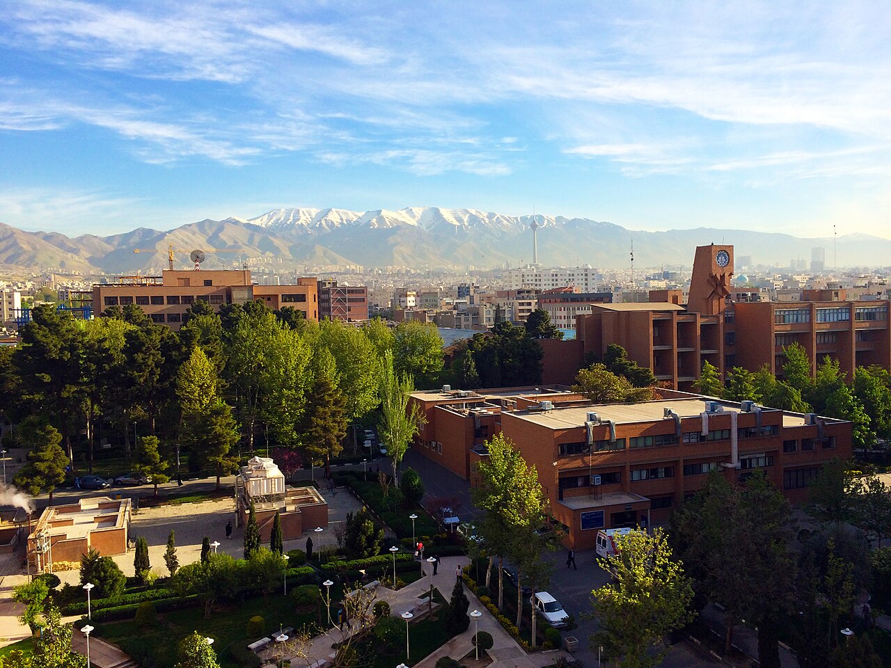 دانشگاه در قاب تهران